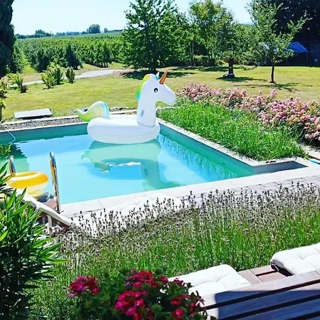 Appartement Urlaub In Bei Hamburg - Direkt Am Elbwasser Im Alten Land